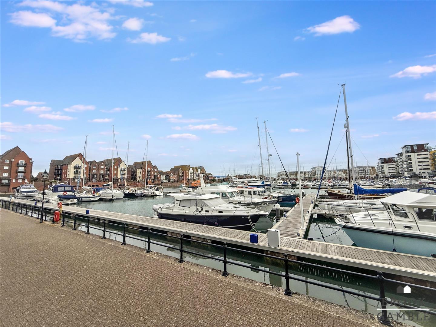 3 Bedroom House. The Piazza in Eastbourne, 34